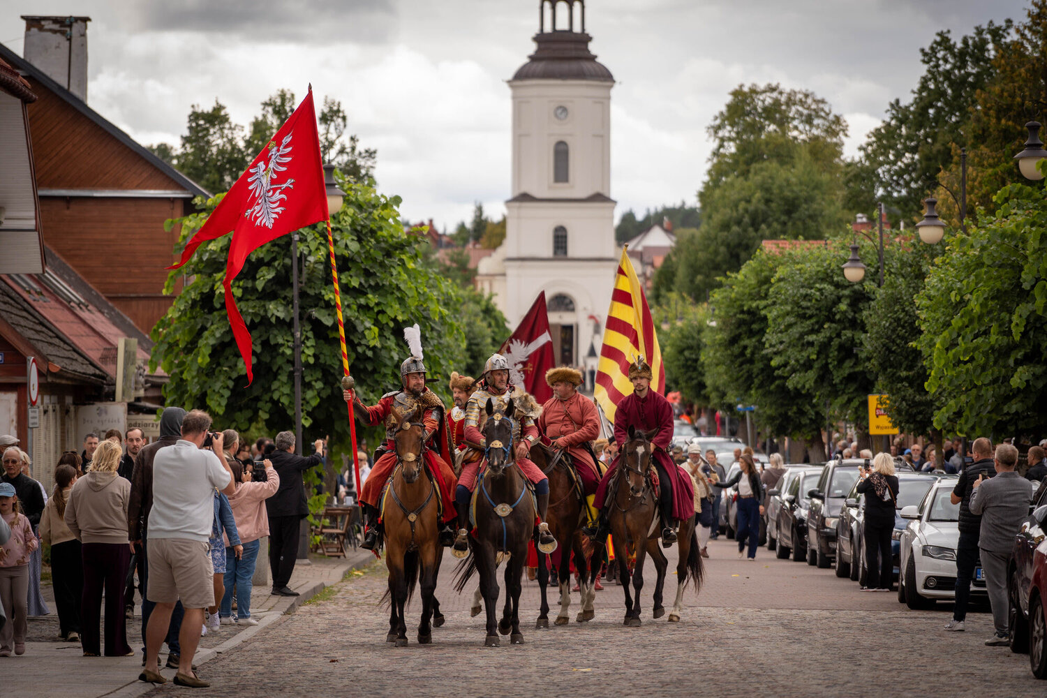 Rzeczpospolita przez wieki - przejazd jazdy ulicami Supraśla